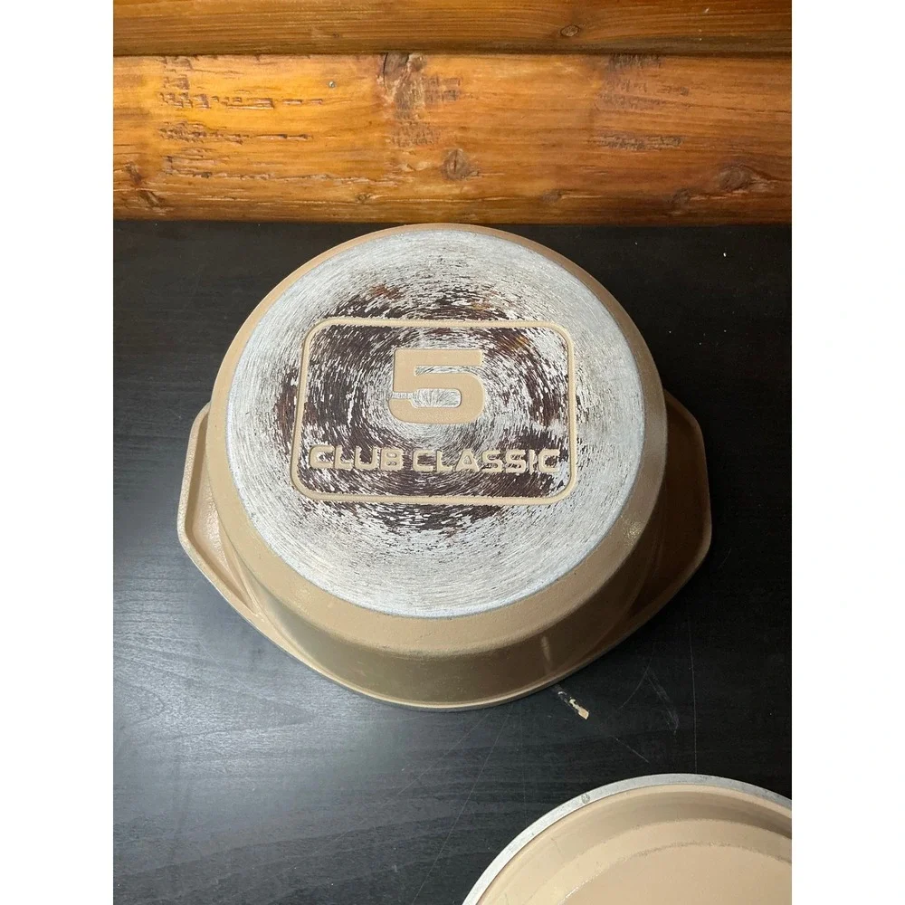 Vintage Club Classic 5 Quart Dutch Oven Cast Aluminum Harvest Gold Tan with Lid